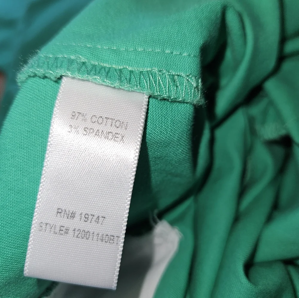 Counterparts 16 petite green capris. - Picture 5 of 9